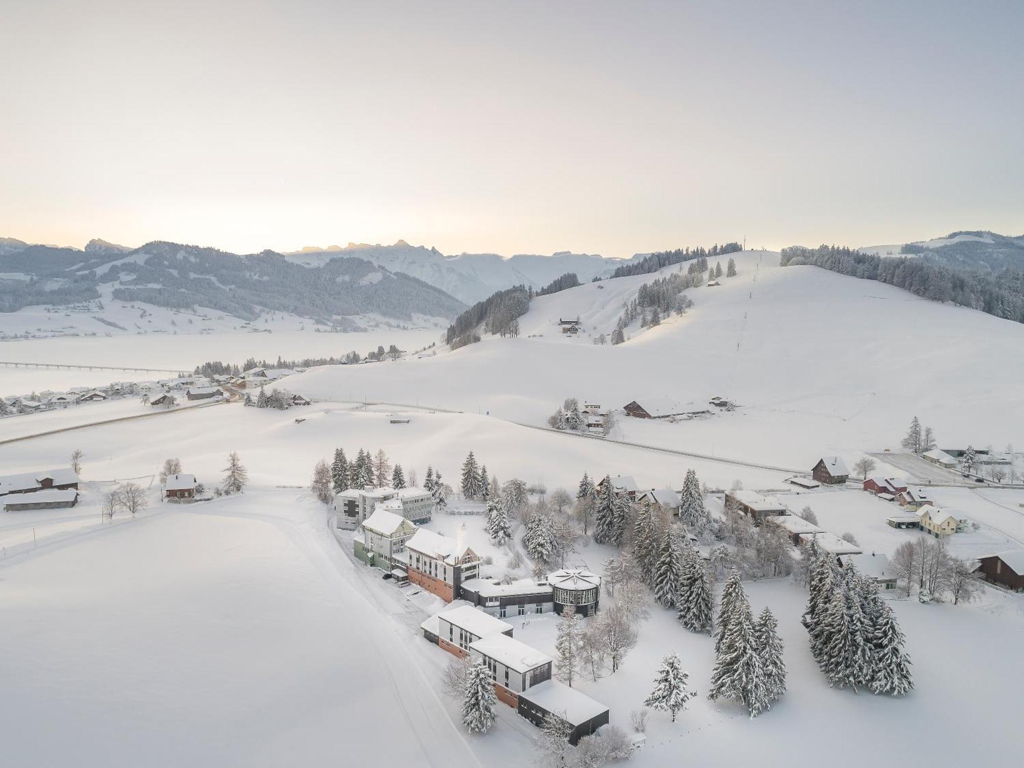 Allegro Alpin Lodge Einsiedeln Exteriör bild